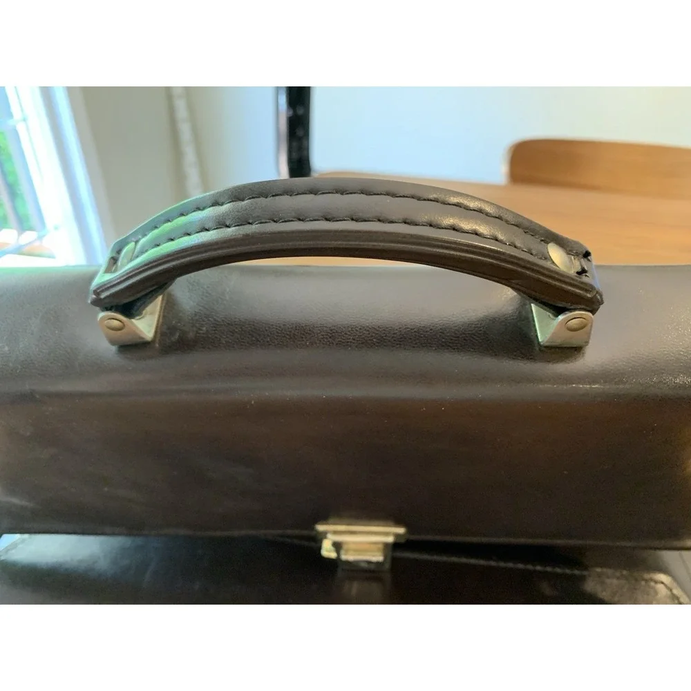 Vintage Leather Briefcase/Attache, Dark Brown, Made In Canada, Ariet Hardware - Picture 4 of 11